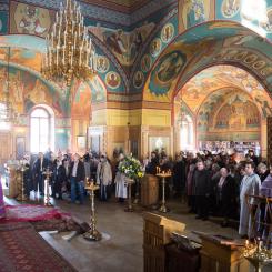 Двенадцать православных праздников. Экскурсию по Московским храмам проводит брат Виктор - духовник  паломнического центра.