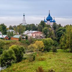 Колокольные звоны Суздаля,  Лучшие музеи Кремля, Музей деревянного зодчества, изумительные пейзажи древнего города-музея.