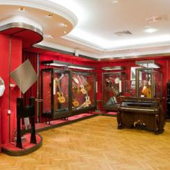 РОССИЙСКИЙ НАЦИОНАЛЬНЫЙ МУЗЕЙ МУЗЫКИ один из старейших и крупнейших музыкальных музеев мира (с концертом органной музыки)